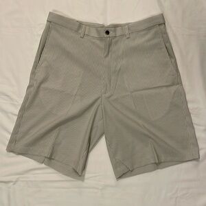 Haggar Performance Flex Waist Golf Shorts (Grey/White Stripes) Size 36 - NWOT